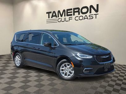 Used 2023 Chrysler Pacifica Touring-L