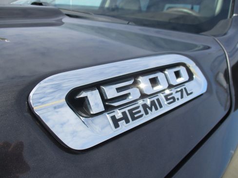 Used 2019 RAM 1500 Laramie image 13