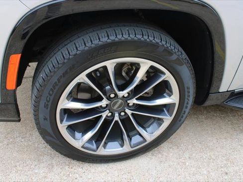 Certified 2023 Jeep Wagoneer Series II w/ Convenience Group I image 13