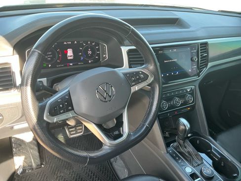 Used 2022 Volkswagen Atlas Cross Sport SEL R-Line AWD/4WD image 24