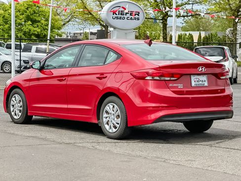 Used 2017 Hyundai Elantra SE FWD image 6