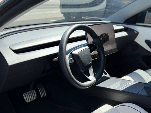 Used 2024 Tesla Model 3 Performance AWD/4WD image 5