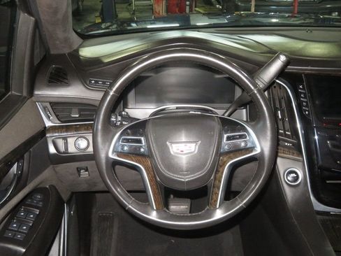 Used 2015 Cadillac Escalade Platinum AWD/4WD image 38