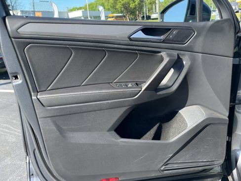 Certified 2023 Volkswagen Tiguan SE image 15