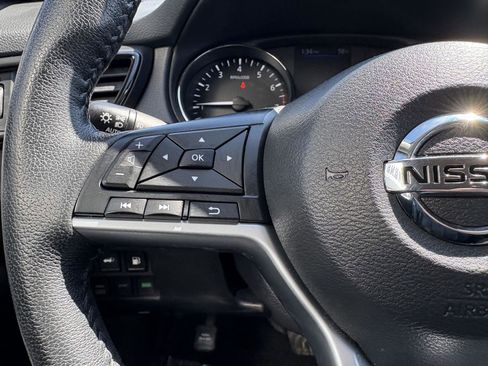 Used 2018 Nissan Rogue SL image 10