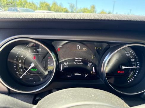 Used 2023 Jeep Wrangler Unlimited w/ 8.4" Radio Group AWD/4WD image 29
