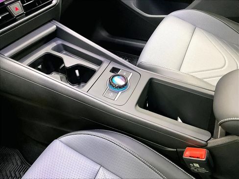 New 2026 Volkswagen Tiguan SE image 10