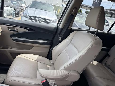 Used 2019 Honda Pilot Elite image 16