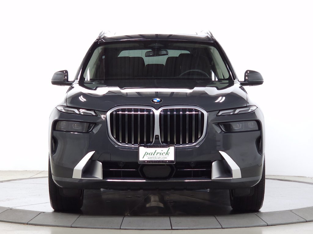 Used 2026 BMW X7 xDrive40i w/ Premium Package AWD/4WD image 2