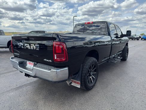 Used 2025 RAM 2500 Laramie AWD/4WD image 5