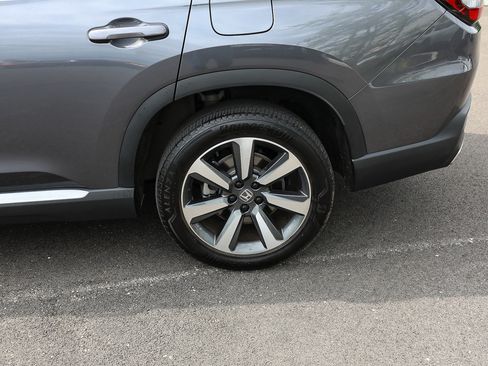 Used 2025 Honda Pilot Elite image 4