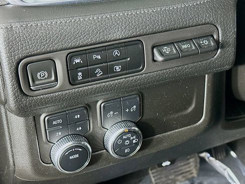 Used 2023 GMC Yukon Denali AWD/4WD image 15