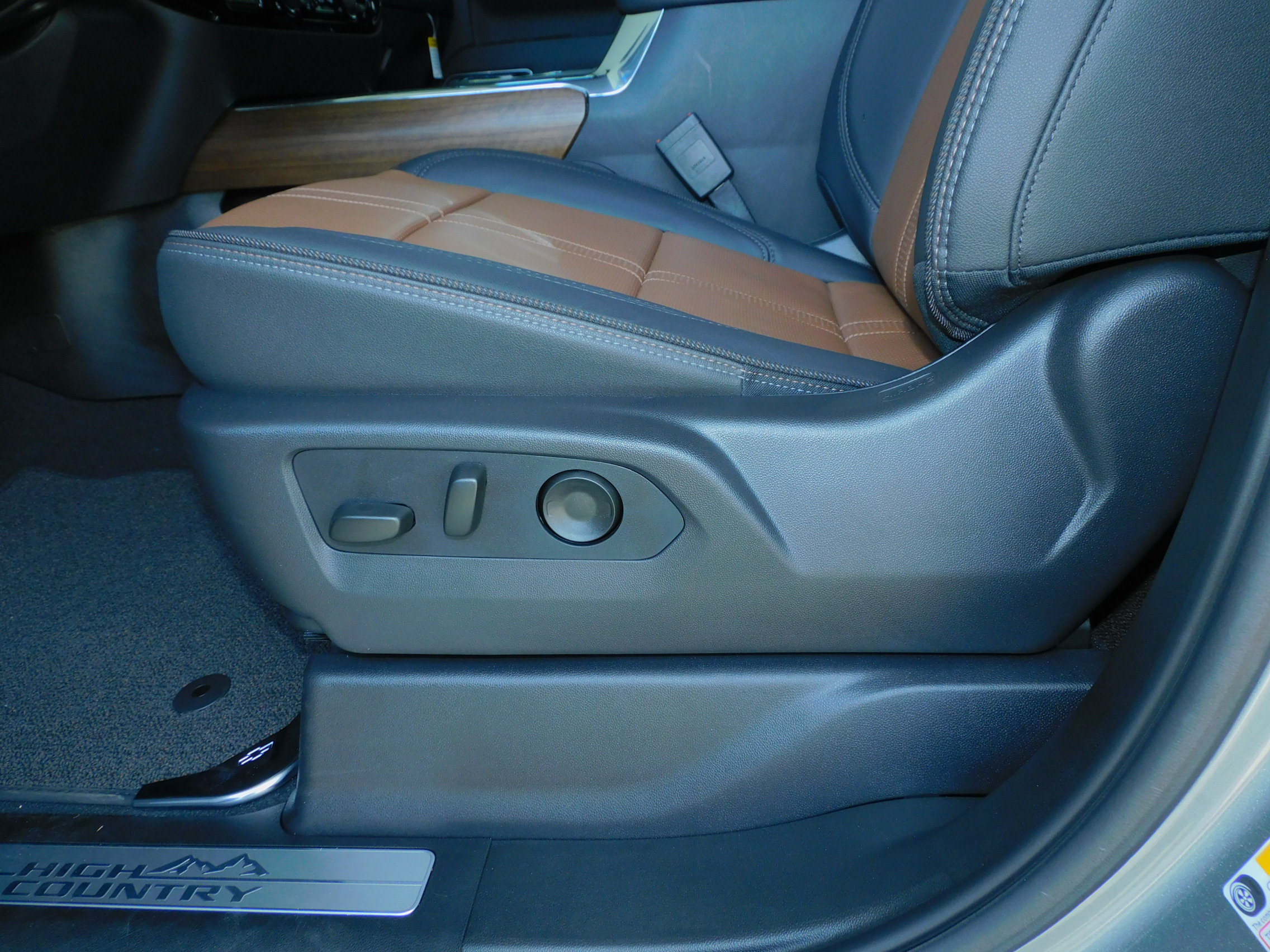 New 2026 Chevrolet Silverado 2500 High Country w/ High Country Premium Package AWD/4WD image 21