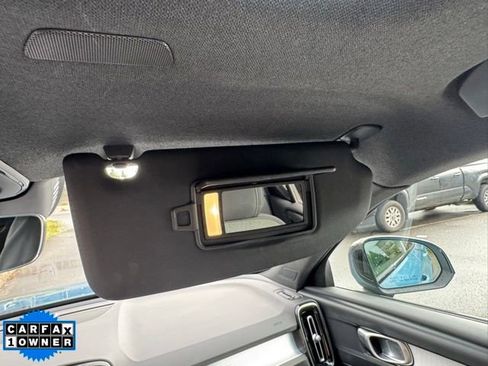 Used 2024 Volvo XC40 B5 Core image 22