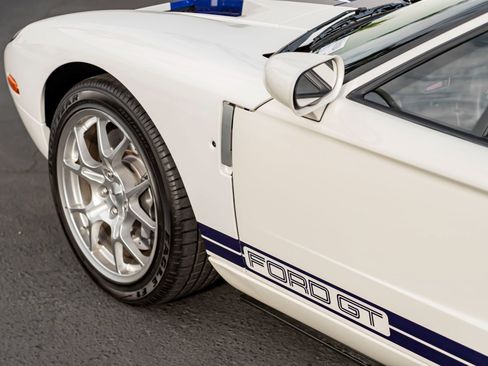 Used 2005 Ford GT image 12