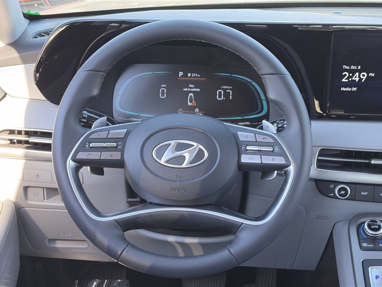 Certified 2025 Hyundai Palisade SEL FWD image 12