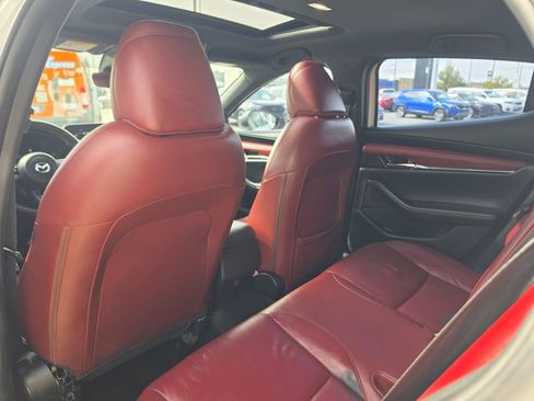 Used 2019 MAZDA MAZDA3 AWD Hatchback w/ Premium Pkg image 12