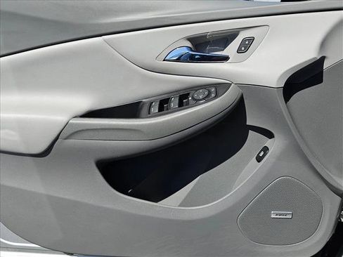 Used 2018 Chevrolet Volt LT w/ Comfort Package FWD image 10