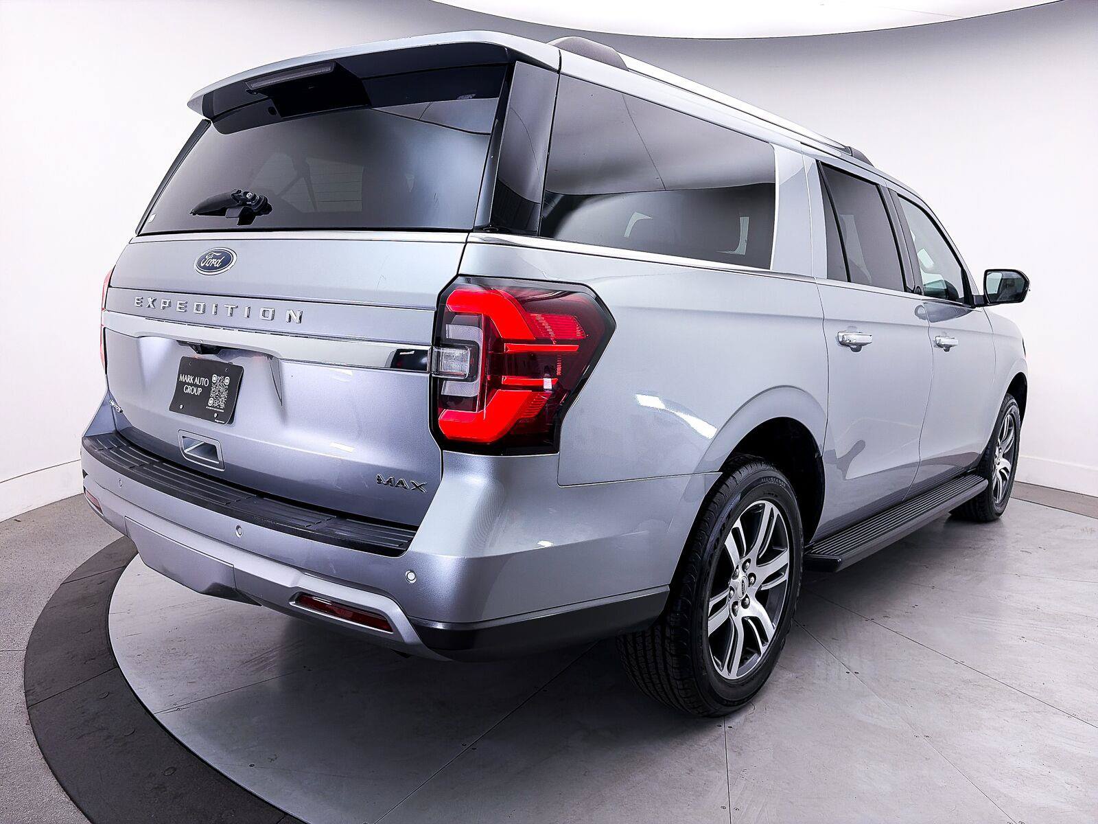 Used 2024 Ford Expedition Max Limited AWD/4WD image 18