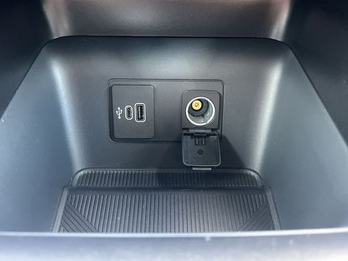 New 2026 Ford Explorer Active RWD image 7