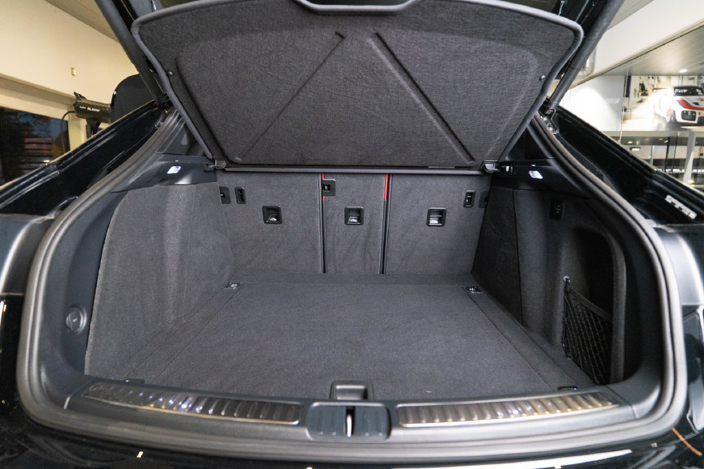 Certified 2023 Porsche Macan S AWD/4WD image 40