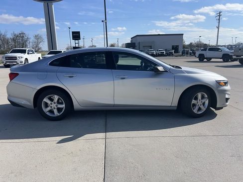 Used 2022 Chevrolet Malibu LS image 3