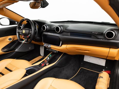 Used 2019 Ferrari Portofino RWD image 66