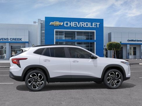 New 2026 Chevrolet Trax RS w/ Driver Confidence Package FWD image 3