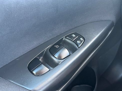 Used 2013 Nissan Sentra SL w/ Navigation Pkg FWD image 18