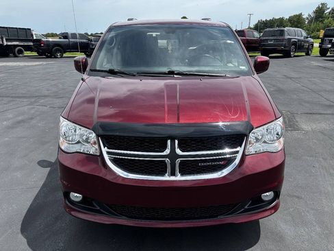 Used 2019 Dodge Grand Caravan SXT FWD image 3