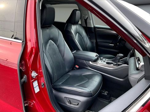 Used 2020 Toyota Highlander Limited image 28