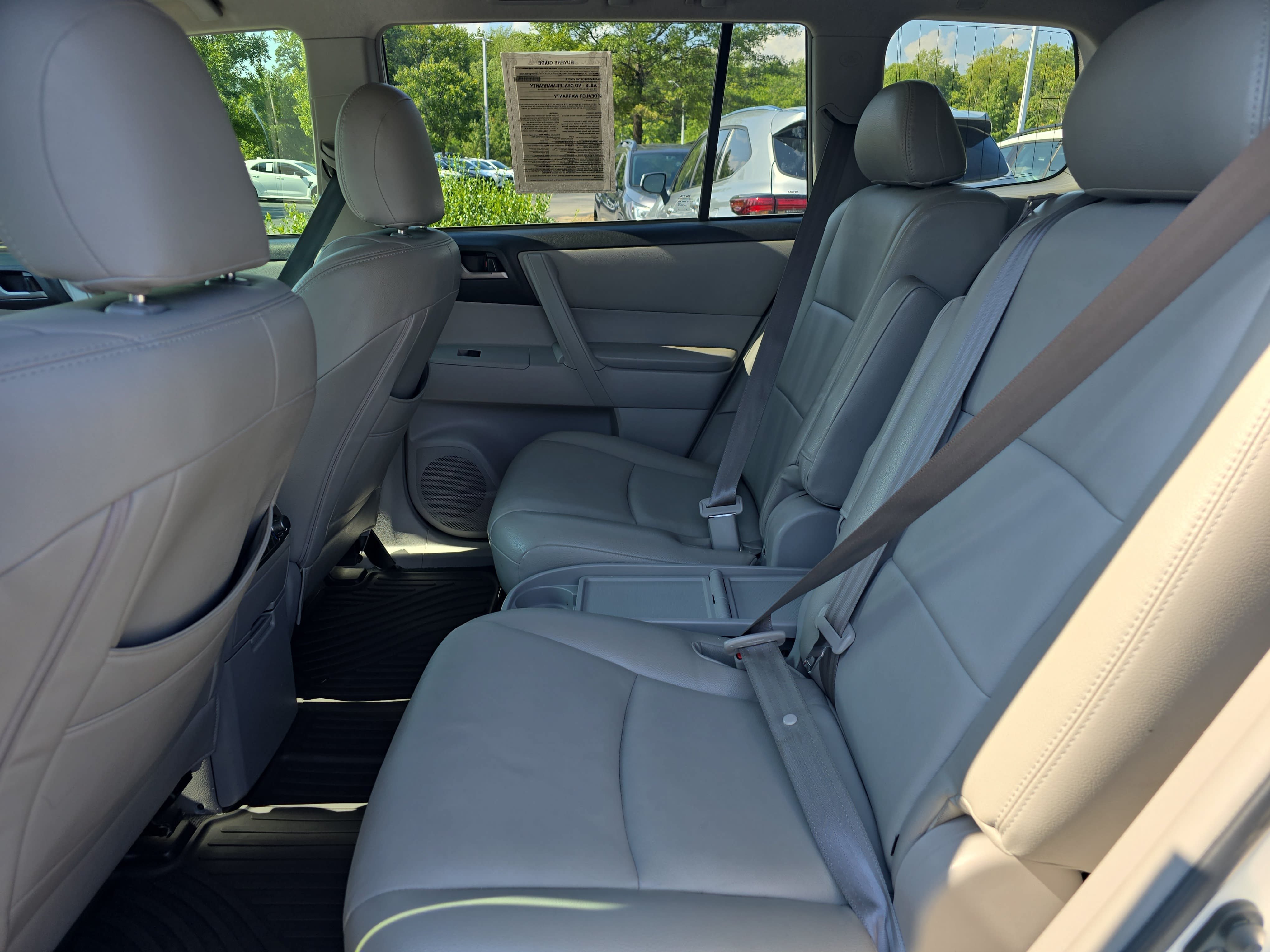 Used 2013 Toyota Highlander Plus FWD image 14