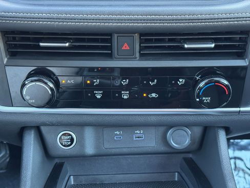 Used 2023 Nissan Rogue S FWD image 24
