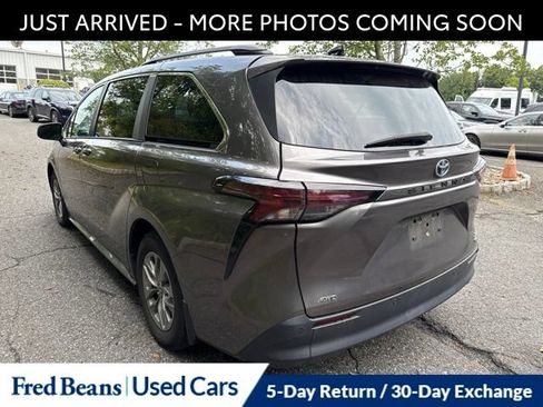 Used 2023 Toyota Sienna XLE w/ XLE Plus Package AWD/4WD image 9