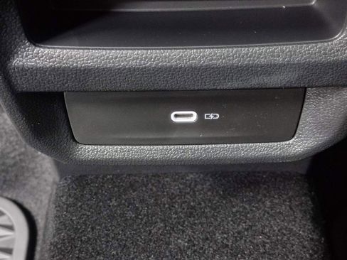 New 2025 Volkswagen Taos SE image 36