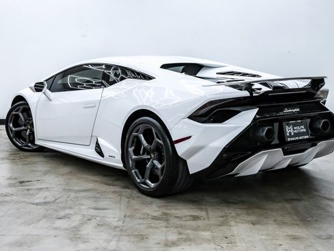 Used 2023 Lamborghini Huracan Tecnica image 9