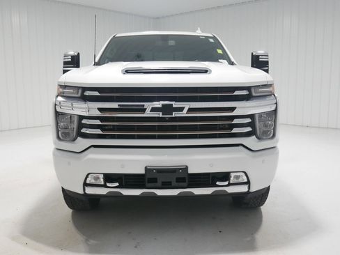 Used 2022 Chevrolet Silverado 2500 High Country image 2