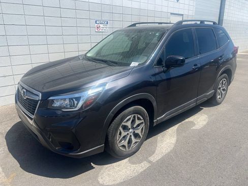 Used 2019 Subaru Forester Premium AWD/4WD image 2