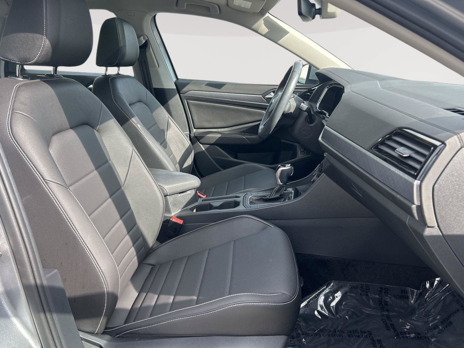 Used 2024 Volkswagen Jetta SE w/ Panoramic Sunroof Package FWD image 14