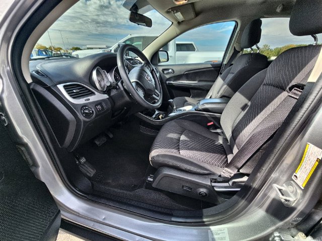 Used 2017 Dodge Journey SXT w/ Comfort/Convenience Group FWD image 10