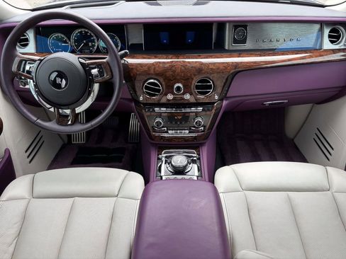 Used 2019 Rolls-Royce Phantom Sedan image 4