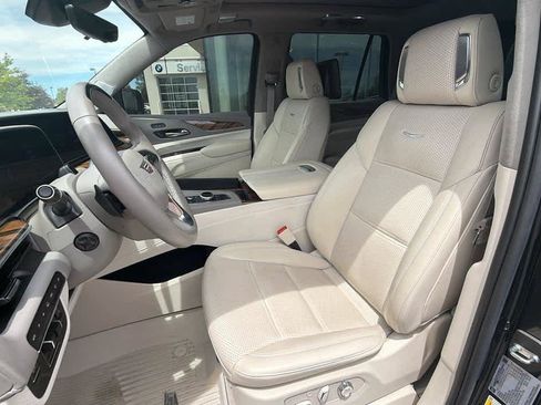Used 2022 Cadillac Escalade Sport Platinum AWD/4WD image 13