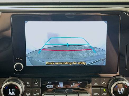 Used 2024 Toyota Highlander XLE image 17