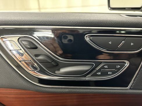 Used 2023 Lincoln Navigator Reserve AWD/4WD image 10