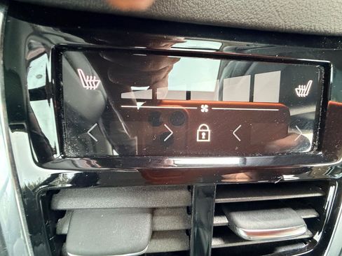 Used 2023 Volvo XC90 B6 Plus w/ Protection Package Premier image 33