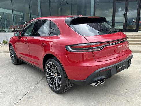 New 2025 Porsche Macan image 3