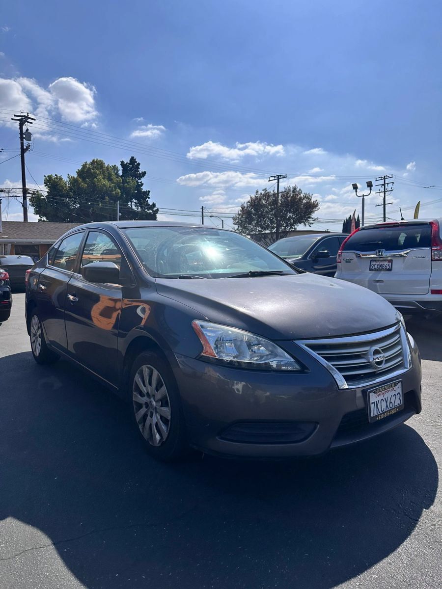 Used 2014 Nissan Sentra SV w/ SV Driver Package FWD image 3