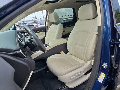 Used 2024 Buick Enclave Essence w/ Experience Buick Package FWD image 9