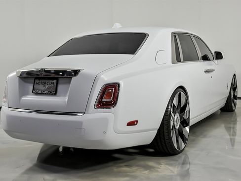Used 2018 Rolls-Royce Phantom Sedan image 12