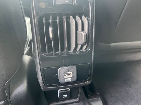 Used 2025 Jeep Compass Limited AWD/4WD image 23